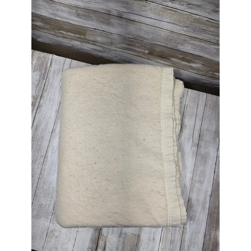 Vintage Cream Blanket Satin Trim Edge Off White 66x93 Heavy Weight Warm